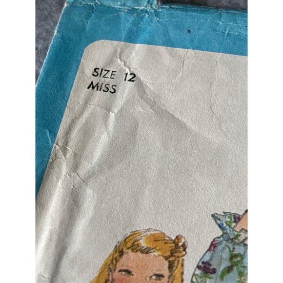 Vintage 1977 Simplicity 8390 Sewing Pattern Miss Size 12 Ruffled Tops Uncut - Picture 2 of 5